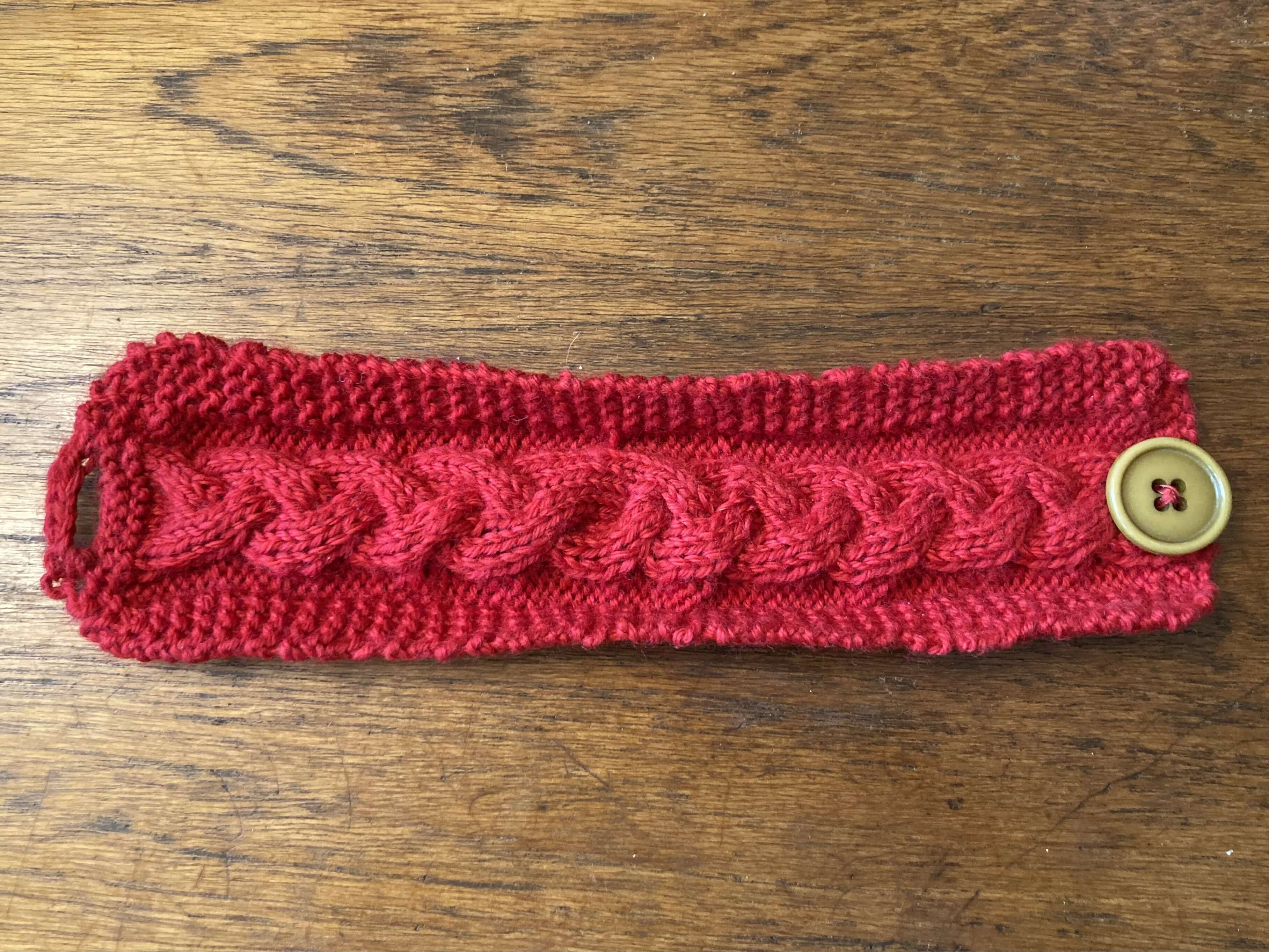 The mug cozy laid out.